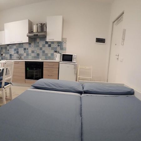 Lamberti Beach Apartment - 150 M From The Sea - Just Renewed - Wifi Savona Eksteriør bilde