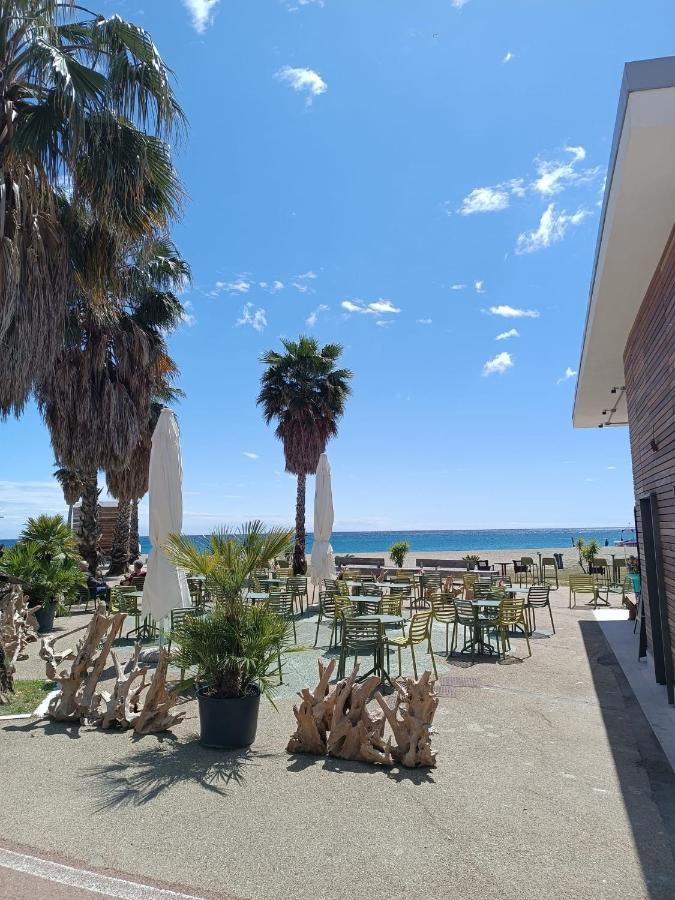 Lamberti Beach Apartment - 150 M From The Sea - Just Renewed - Wifi Savona Eksteriør bilde